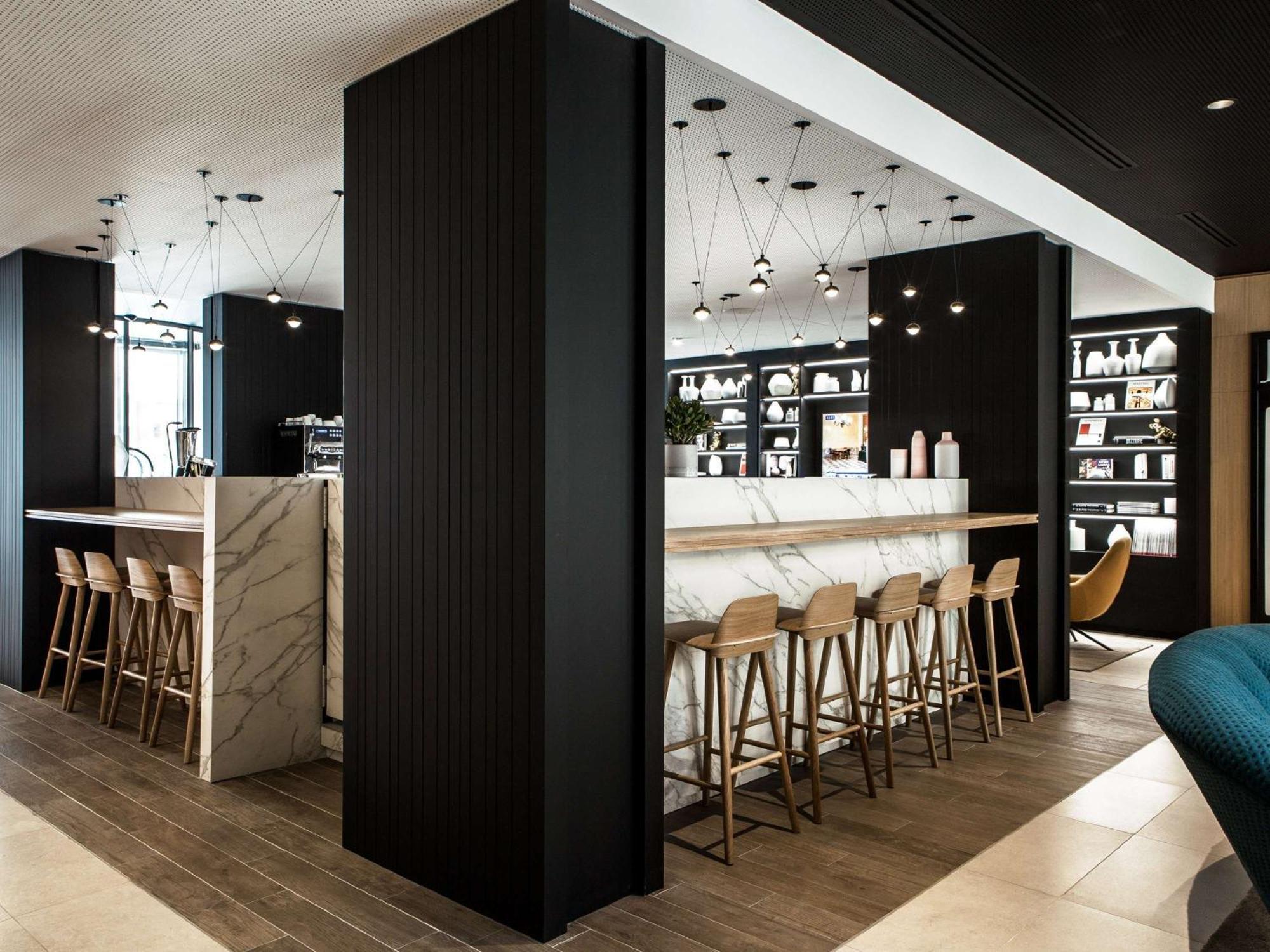 Mercure Paris 17 Batignolles Exterior photo