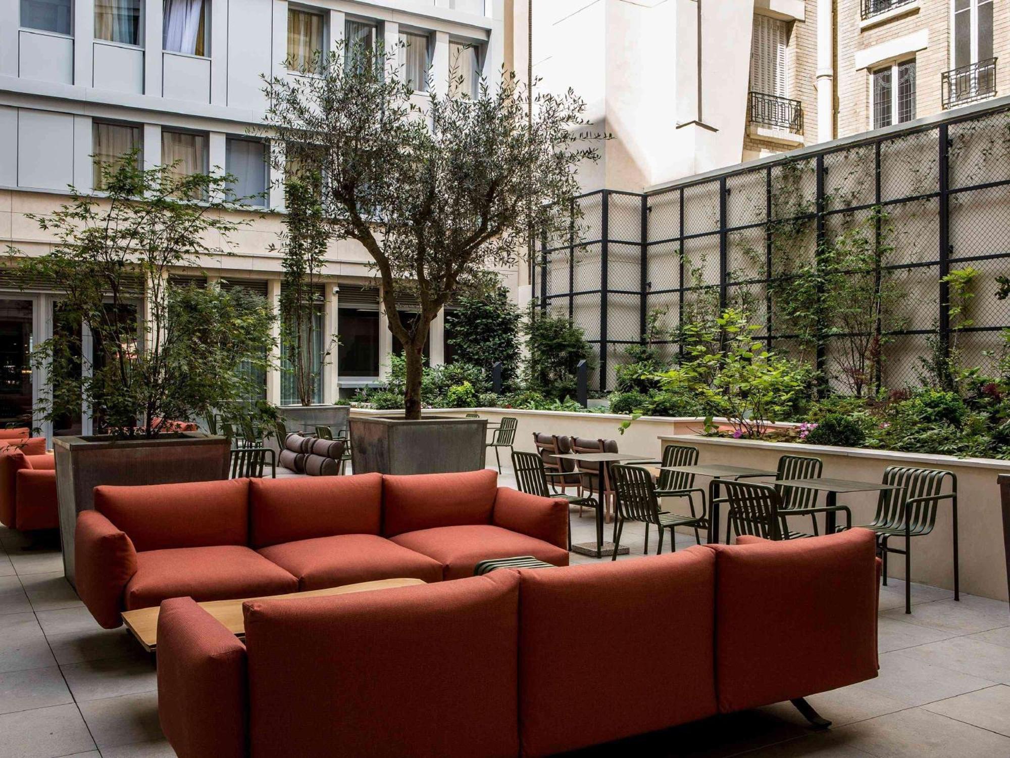 Mercure Paris 17 Batignolles Exterior photo