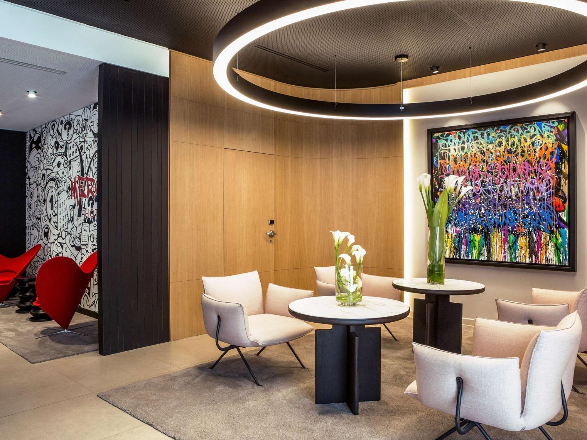 Mercure Paris 17 Batignolles Exterior photo