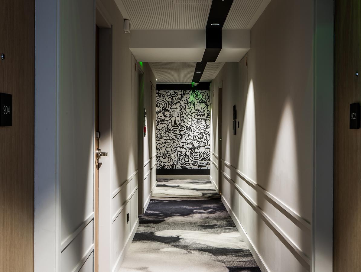 Mercure Paris 17 Batignolles Exterior photo